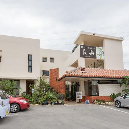 Kariyushi Condominium Ocean Hills Chouraku Stay Kin Exteriör bild