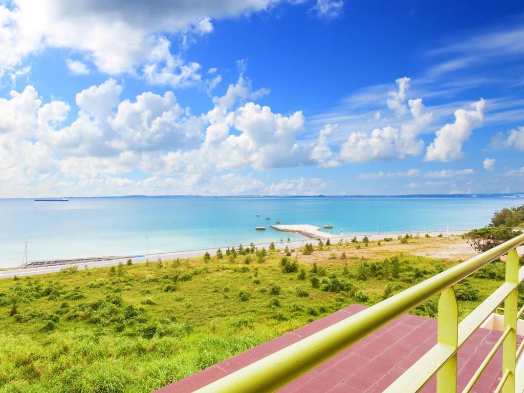 Kariyushi Condominium Ocean Hills Chouraku Stay Kin Exteriör bild